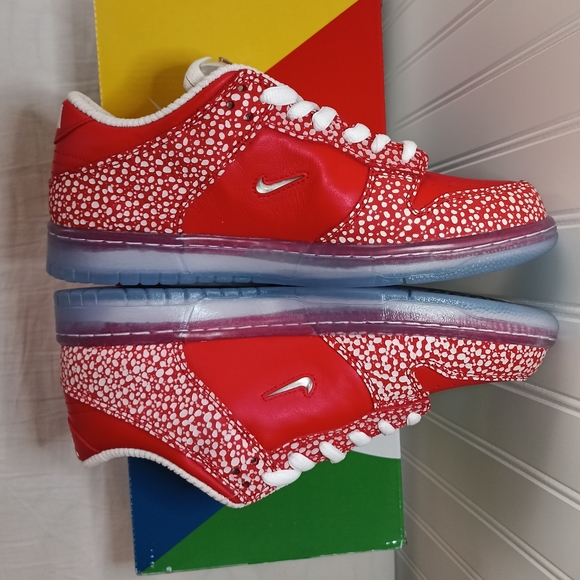 Nike Dunk SB Low Stingwater Magic Mushroom - Picture 8 of 11